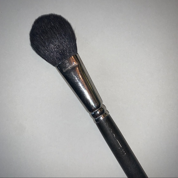 MAC 116 Blush Brush Original - Natural Bristles